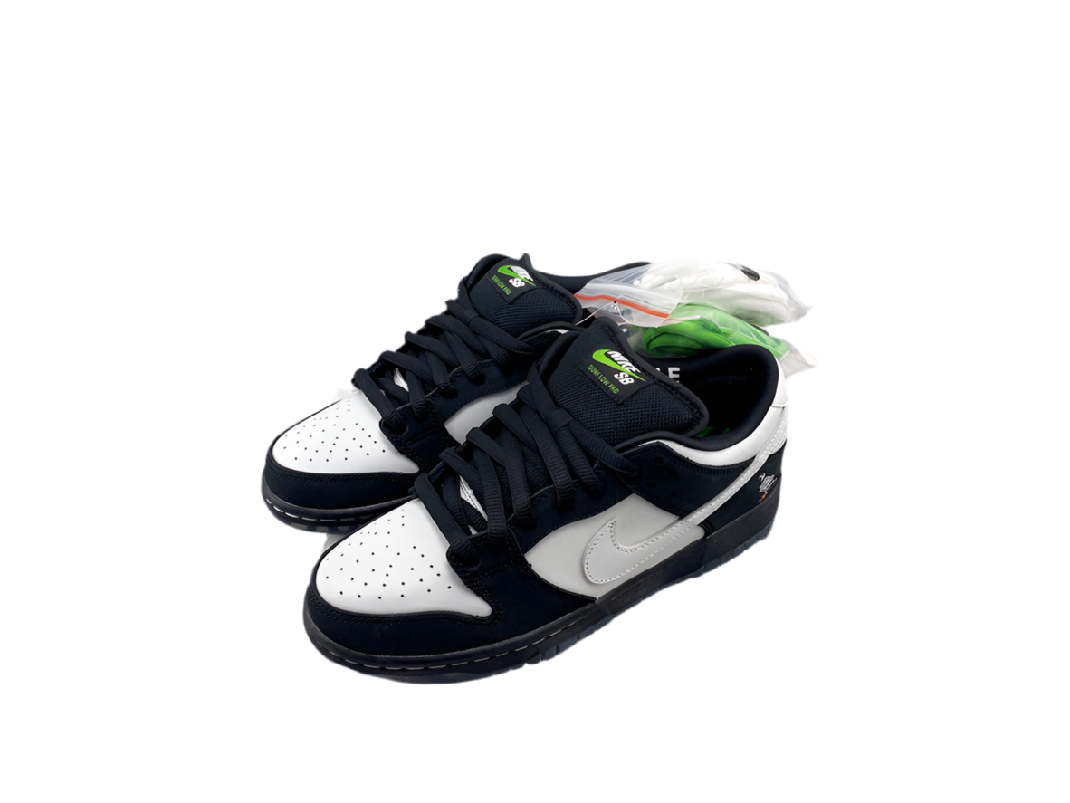 Nike SB Dunk Low Pigeon