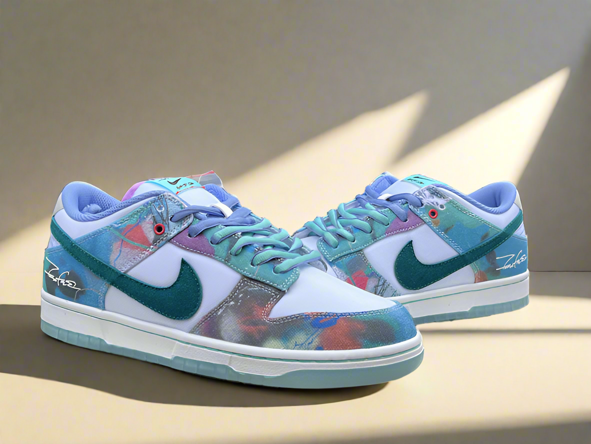 Nike SB Dunk Low x Futura Laboratories