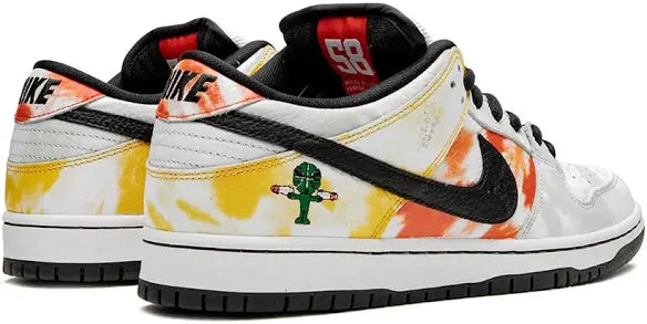 Nike SB Dunk Low x Roswell Raygun White Tie-Dye Alien